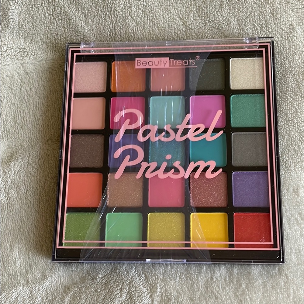 Beauty Treats Pastel Prism Eyeshadow Palette